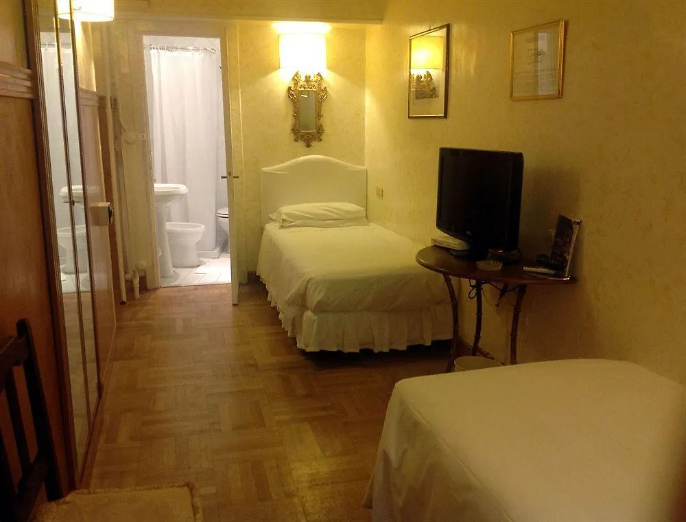 Hotel Fontana Rome